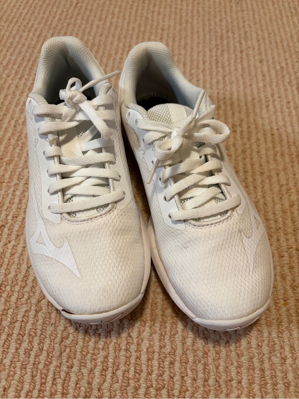 Mizuno White Women's Athletic Running Shoes